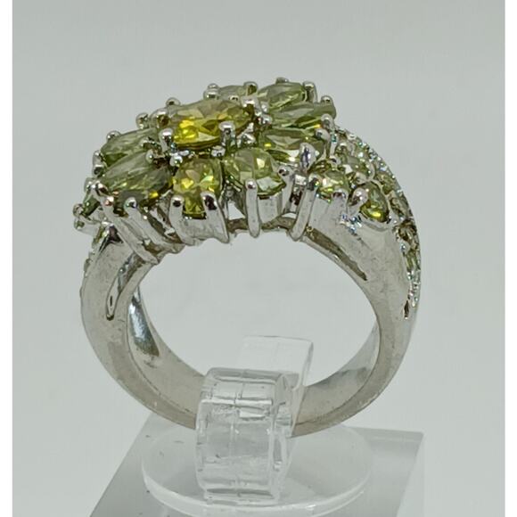 Vintage Ring Size 5.25 Silver Tone White Gold GP Lemon Olivine CZ Floral Cluster - Picture 10 of 10